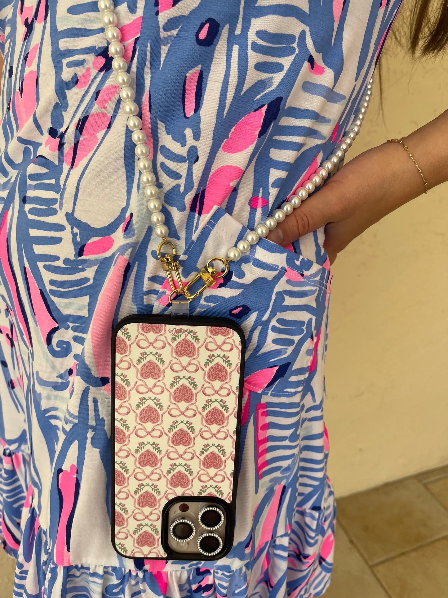 Elegant Pearl Crossbody Phone Lanyard – Chic & Hands-Free Accessory