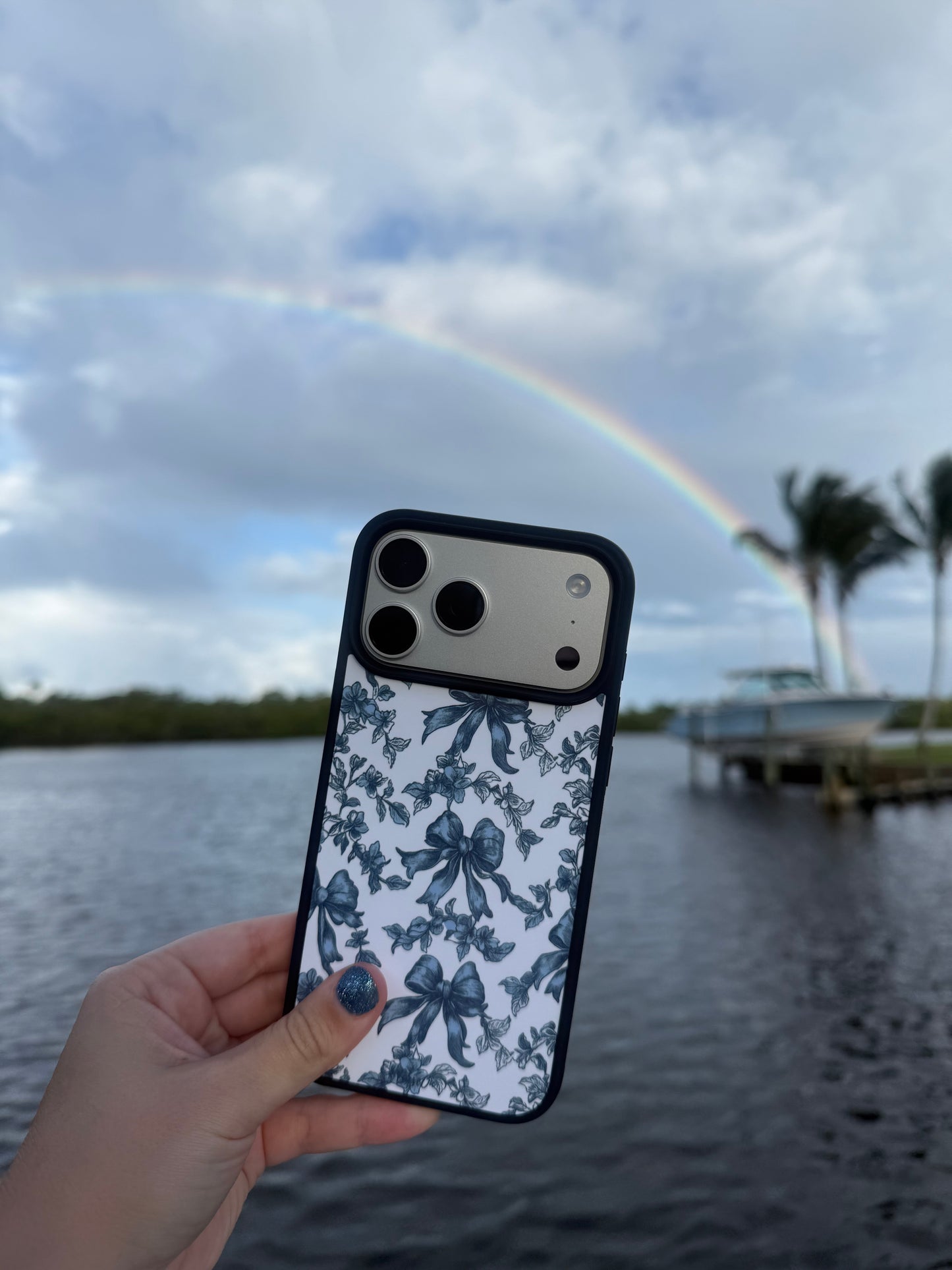 Porcelain Bows MagSafe Phone Case