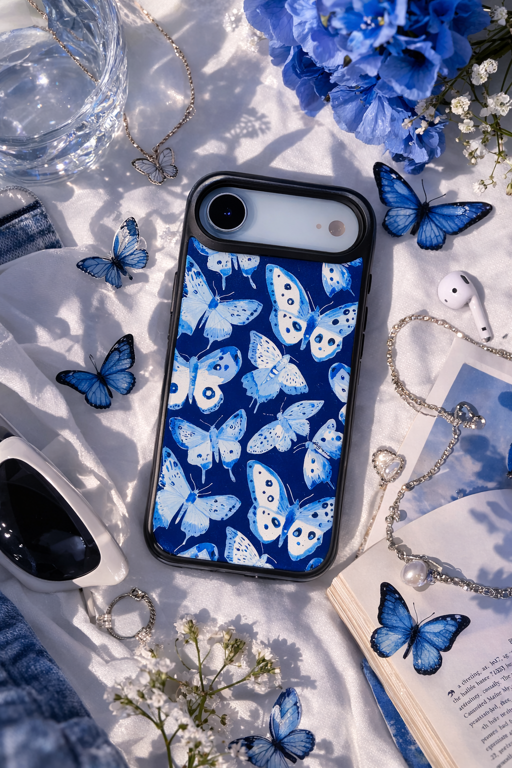 Midnight Flutter MagSafe Phone Case
