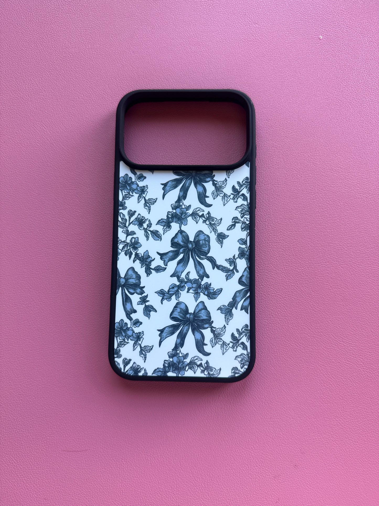 Porcelain Bows MagSafe Phone Case